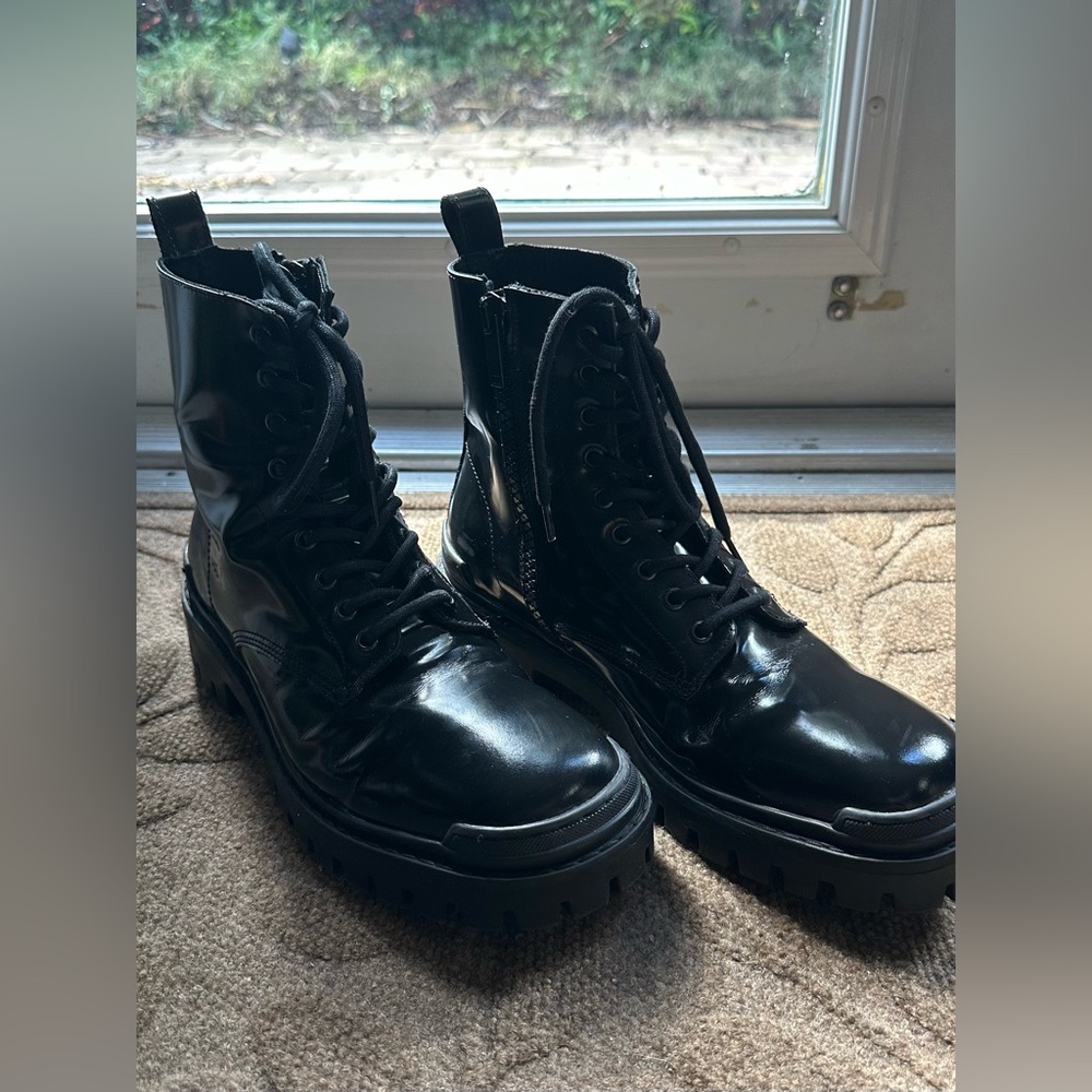 Steve Madden Men's Halen 2 Black Patent
Combat Boots Size 10 - Picture 4 of 15